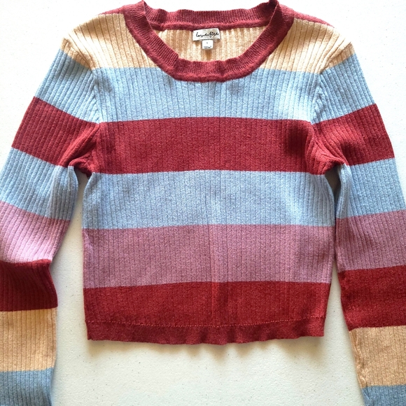 Striped Cropped Sweater - Picture 3 of 5